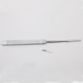 Пила ножевая фаланговая (из набора для операций по иммобилизации кисти).