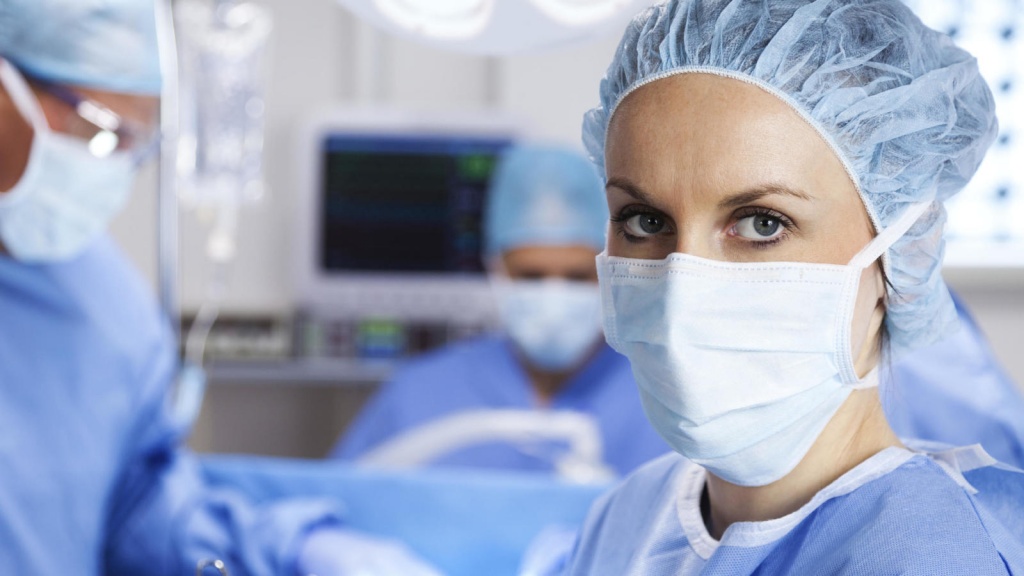 Какую бы сложную операцию не провел хирург, 50% выздоровления пациента зависит от работы медсестер